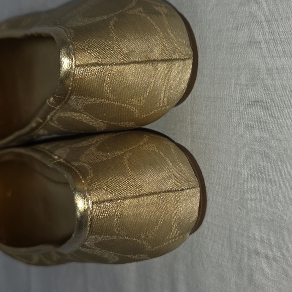 COACH Gold Flats With Bow Size 7.5 7 1/2 - Picture 9 of 15